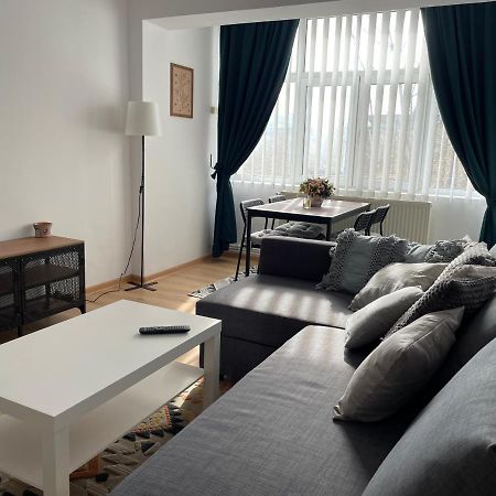 Apartament Cina Husi Εξωτερικό φωτογραφία