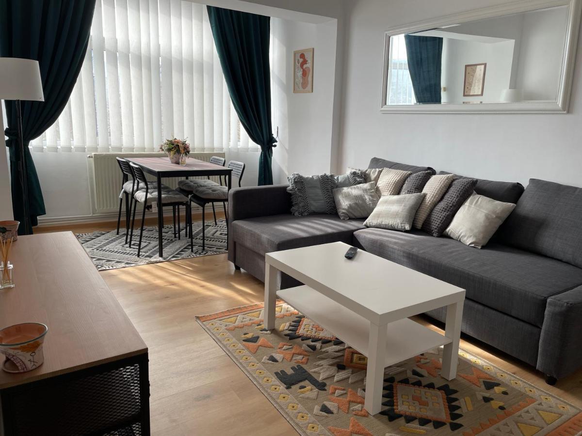 Apartament Cina Husi Εξωτερικό φωτογραφία