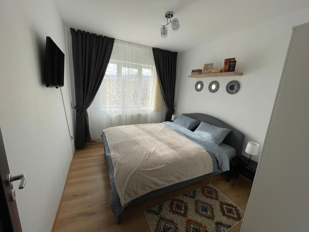 Apartament Cina Husi Εξωτερικό φωτογραφία