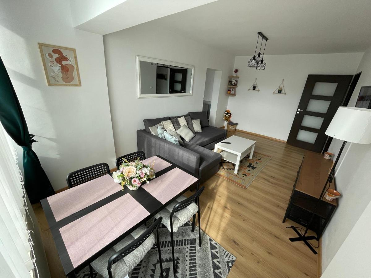 Apartament Cina Husi Εξωτερικό φωτογραφία