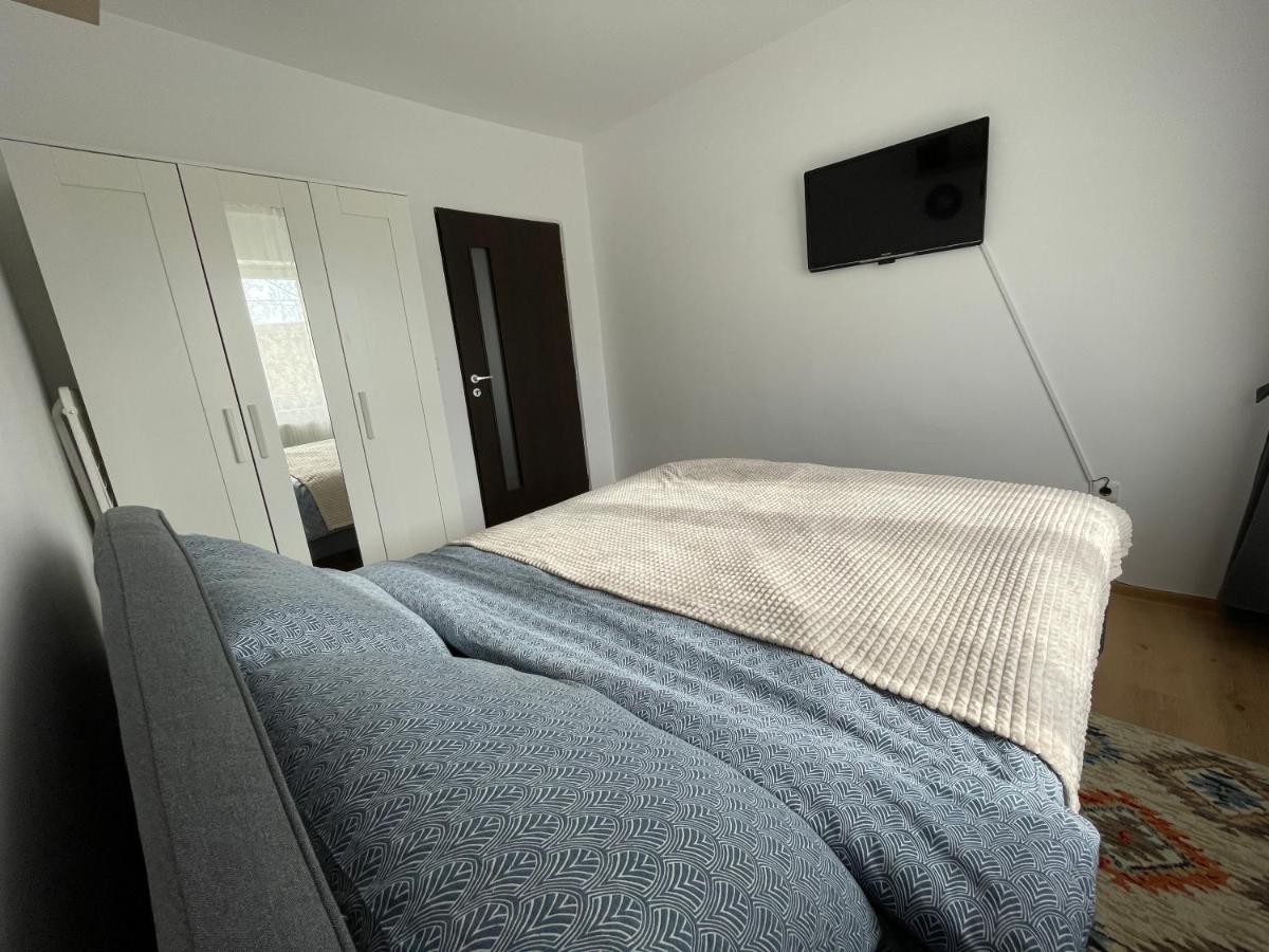 Apartament Cina Husi Εξωτερικό φωτογραφία