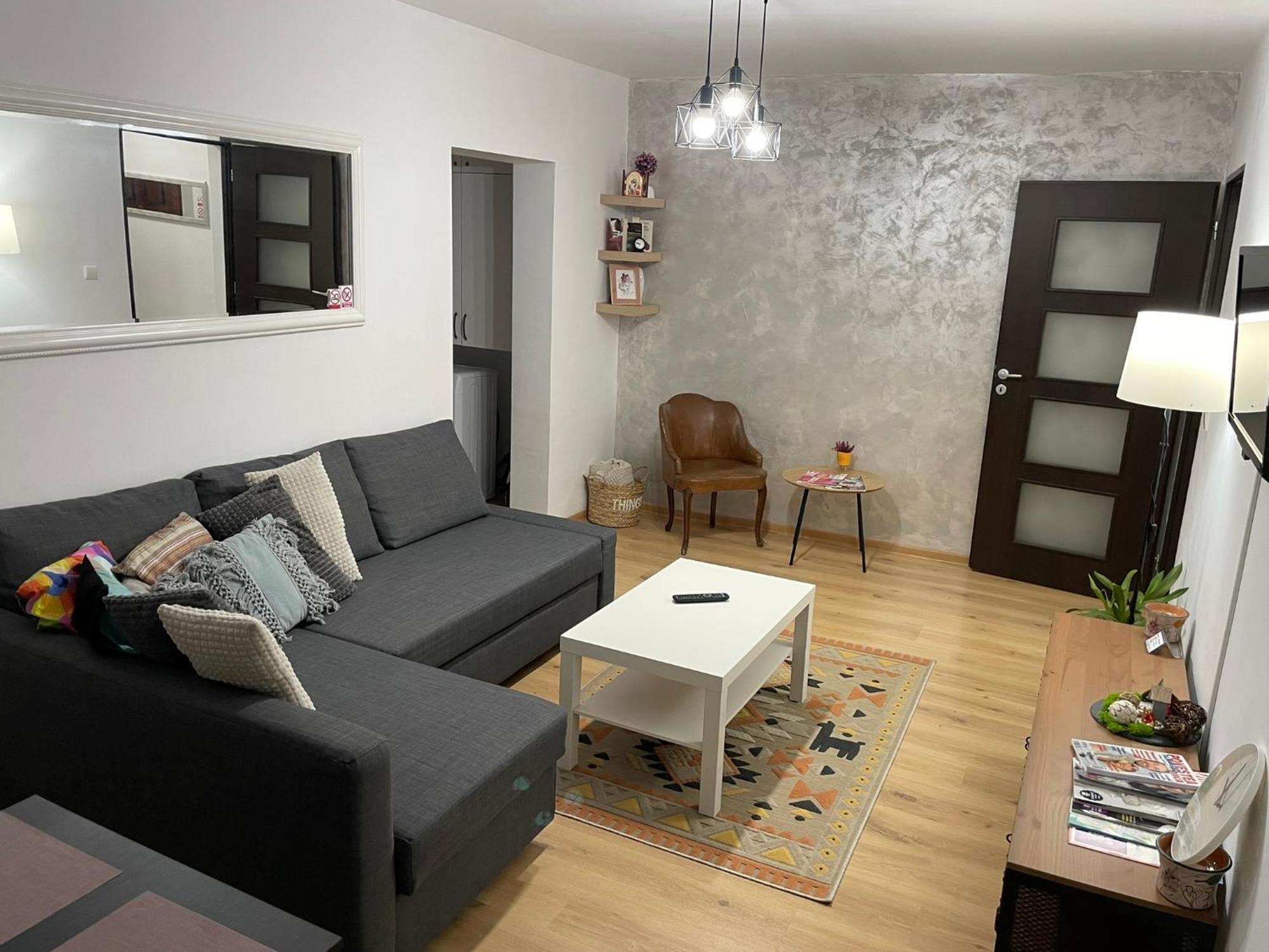 Apartament Cina Husi Εξωτερικό φωτογραφία