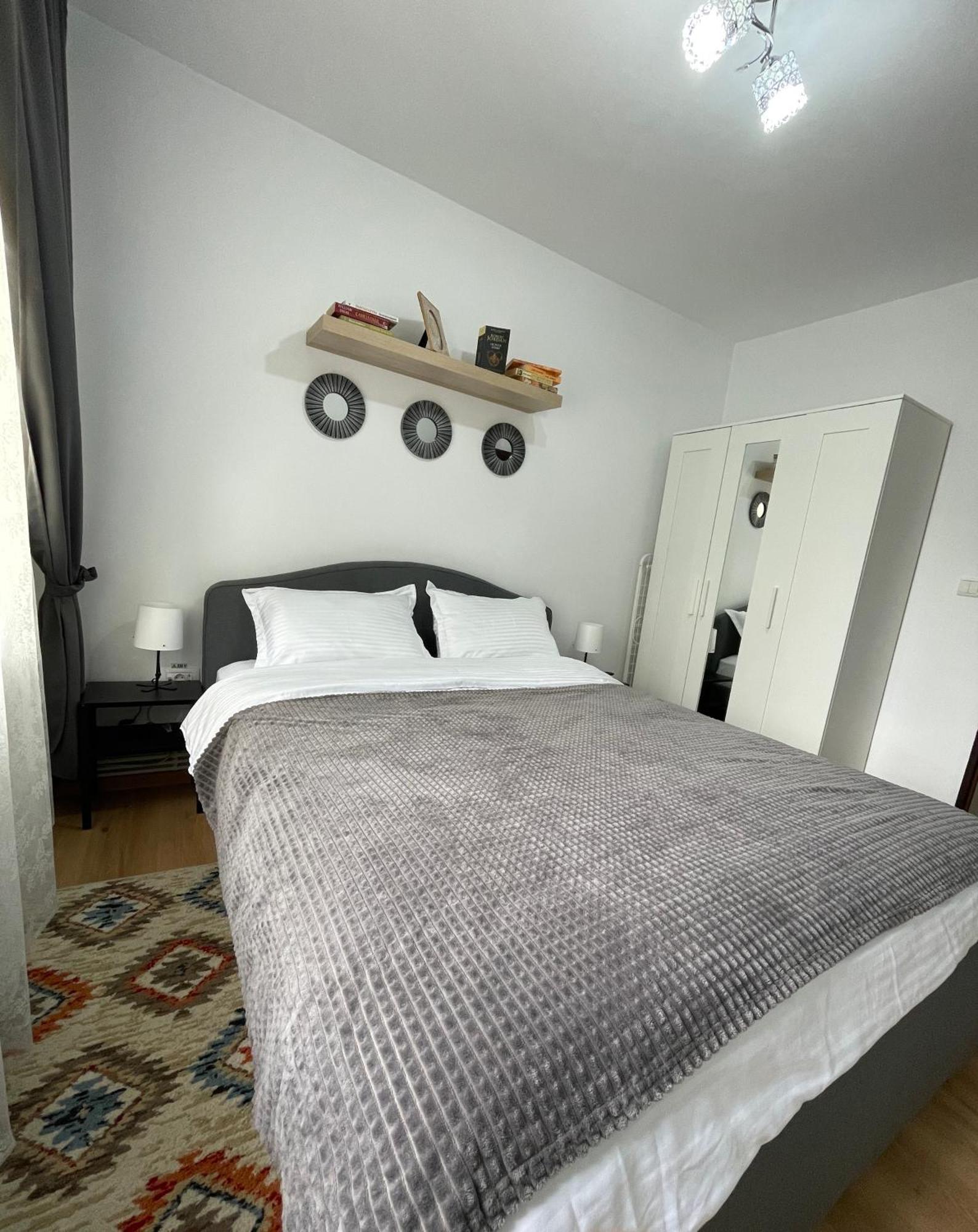 Apartament Cina Husi Εξωτερικό φωτογραφία